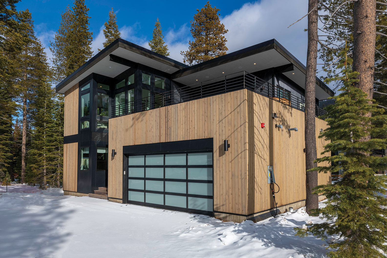 Mountain Living in Modern Comfort - Tahoe Quarterly